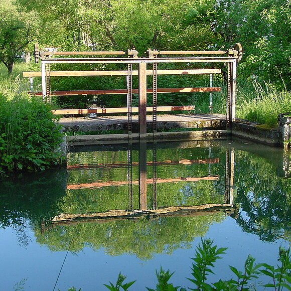 Ein altes Wehr an der Laber