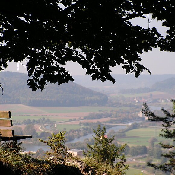 Blick vom Aussichtspunkt Schönblick am Wolfsberg ins Altmühltal