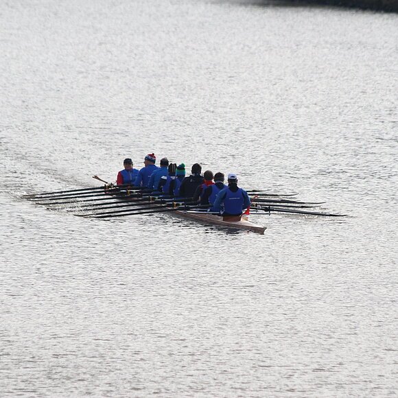 Ruderboot Ruderboot auf dem Kanal