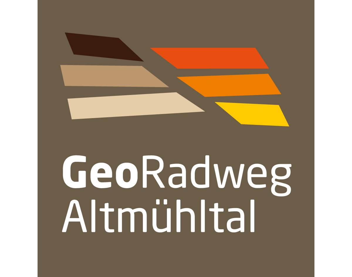 Das Logo des Georadweg Altmühltal ist auf braunem Hintergrund und über dem Schriftzug sind 6 Striche in unterschiedlichen Farben zu sehen.